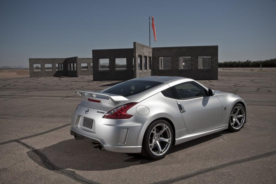  Nissan 370Z by Nismo 2009 года  (фото 7 из 50)